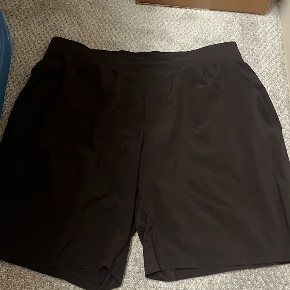 Lululemon Men’s Size XL T.H.E. Linerless Short 9" in Brick